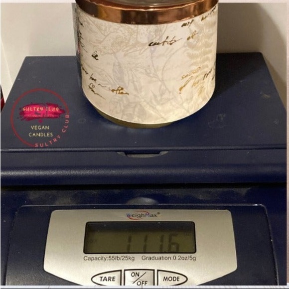 Bombshell Gold Type 16 Oz 3 Wick Candle (VS Bombshell Gold) - Picture 3 of 3